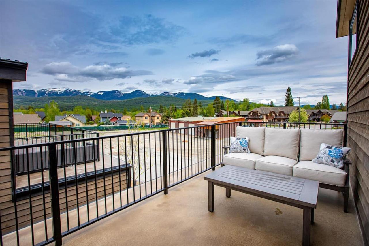 Lux Modern Chalet, Pool & Hot Tub, 10 Mins To The Mountain & Incredible Views Chalet Whitefish